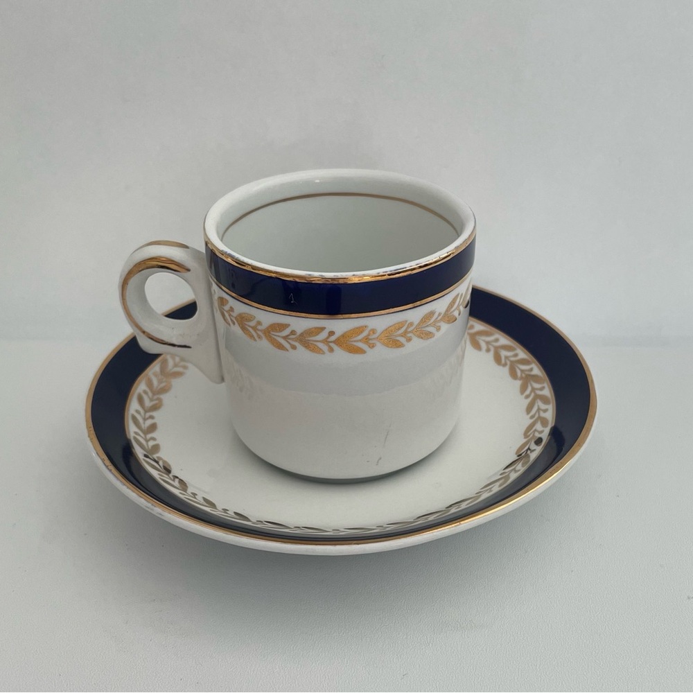 Elegant Alfred Meakin Cobalt Demitasse